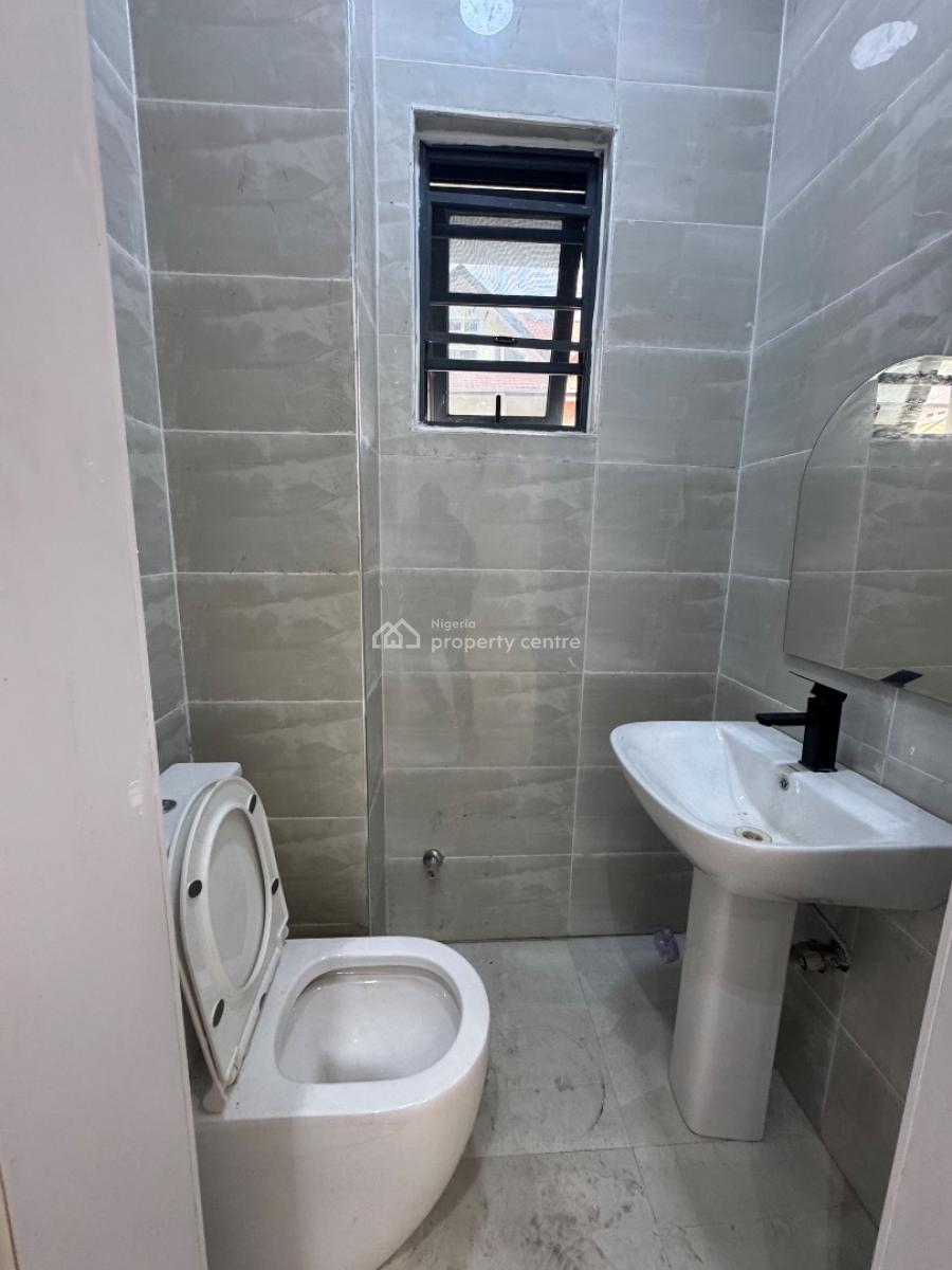 a Brand New 3 Bedroom Apartment with Bq, Lekki Phase 1, Lekki, Lagos, Flat / Apartment for Rent
