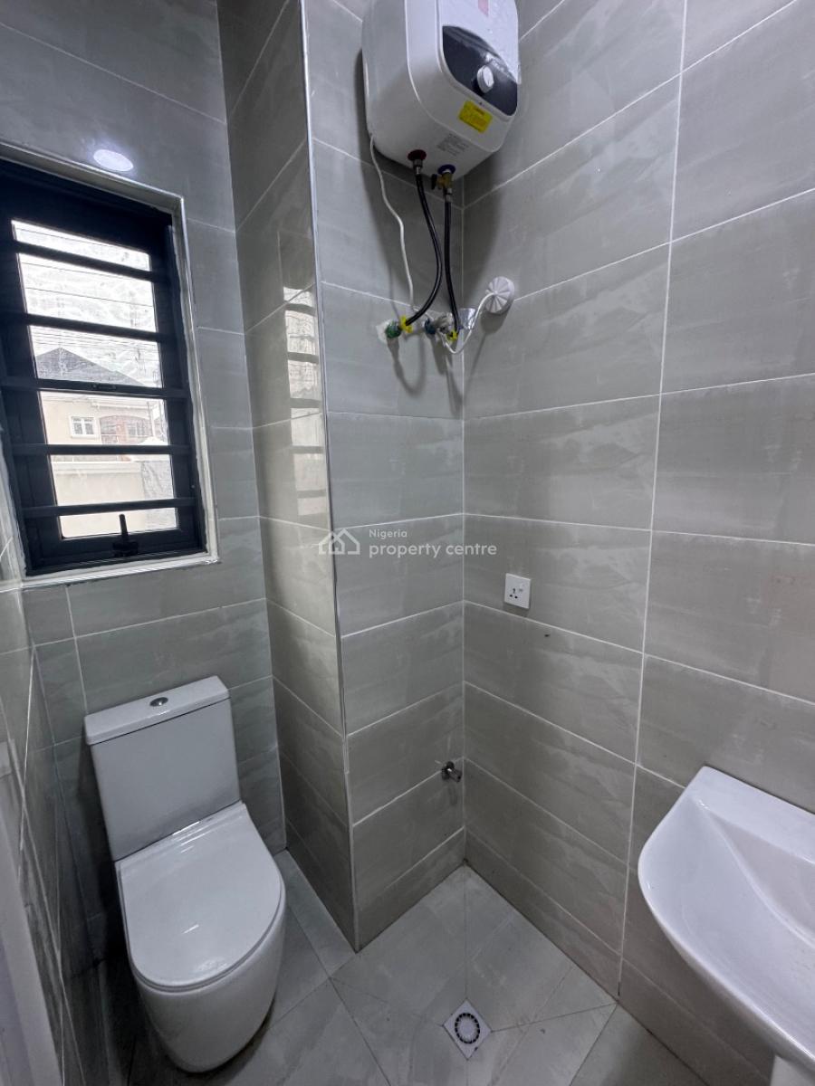 a Brand New 3 Bedroom Apartment with Bq, Lekki Phase 1, Lekki, Lagos, Flat / Apartment for Rent
