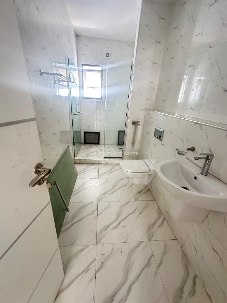 Newly Renovated 3 Bedroom Flat with a Bq, Palace Road, Oniru, Victoria Island (vi), Lagos, Flat / Apartment for Rent