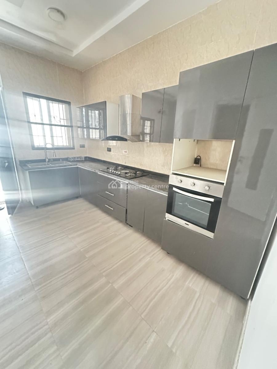 Newly Renovated 3 Bedroom Flat with a Bq, Palace Road, Oniru, Victoria Island (vi), Lagos, Flat / Apartment for Rent