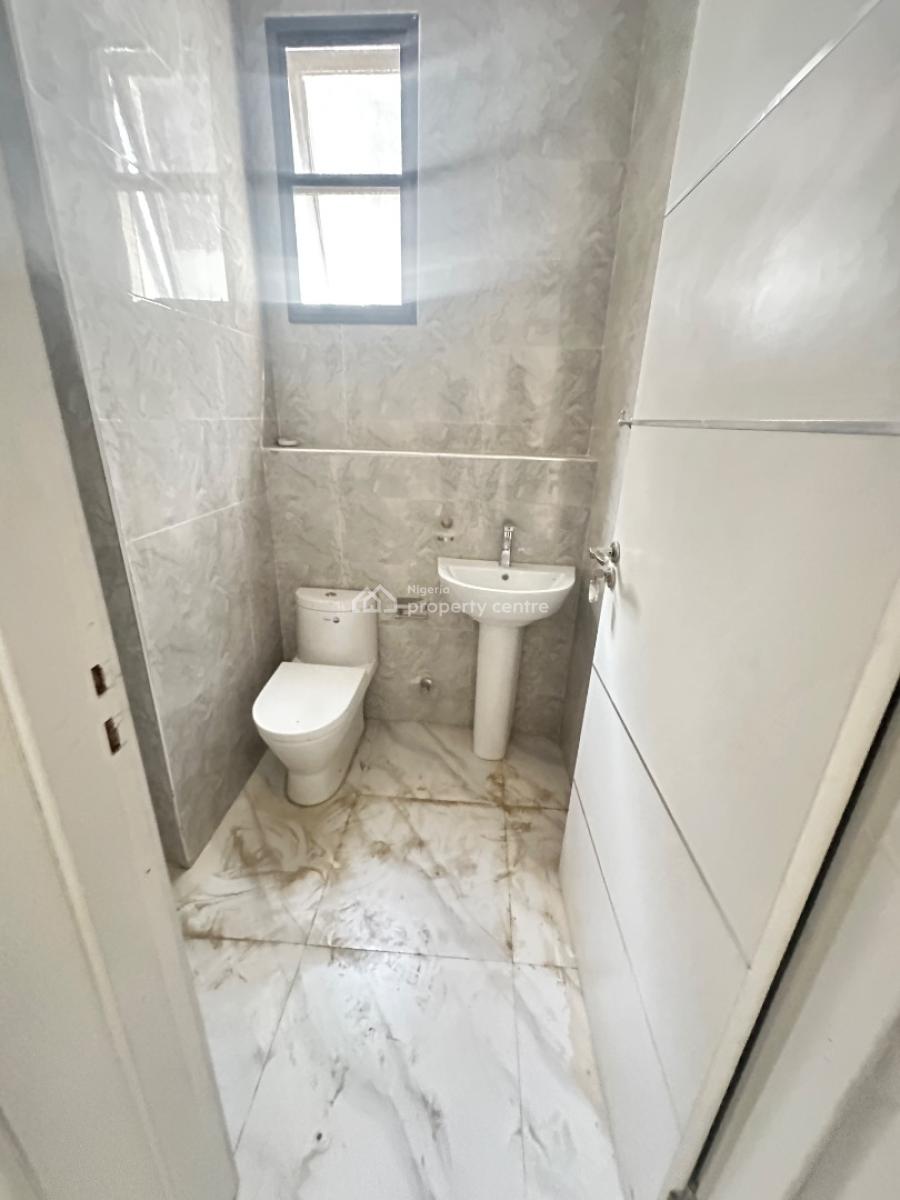 Newly Renovated 3 Bedroom Flat with a Bq, Palace Road, Oniru, Victoria Island (vi), Lagos, Flat / Apartment for Rent