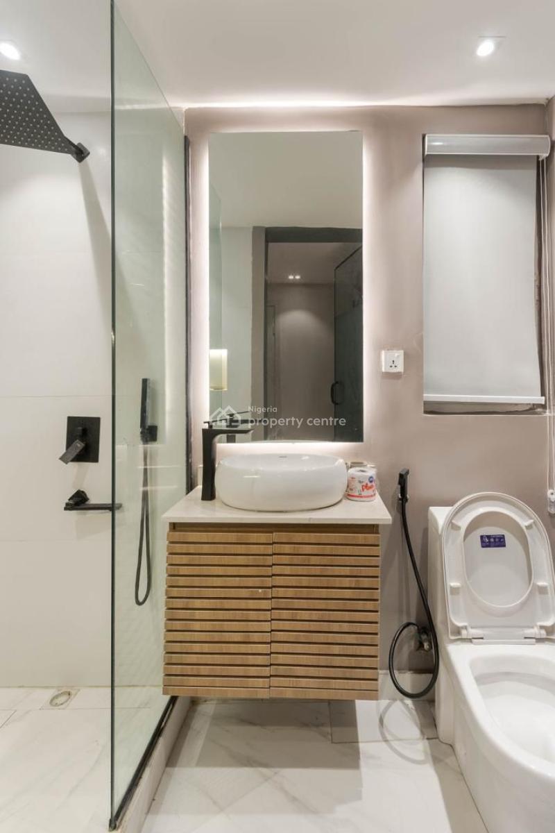Luxury 1 Bedroom Apartment with Housekeeping and Chef on Demand, Suoerfast Wifi and Gymnasium, Lekki Phase 1, Lekki, Lagos, Flat / Apartment Short Let