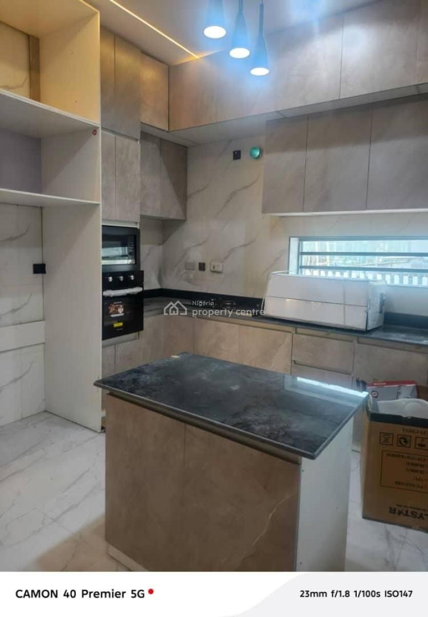5 Bedroom Terrace House with Bq, Ologolo, Lekki, Lagos, Terraced Duplex for Sale