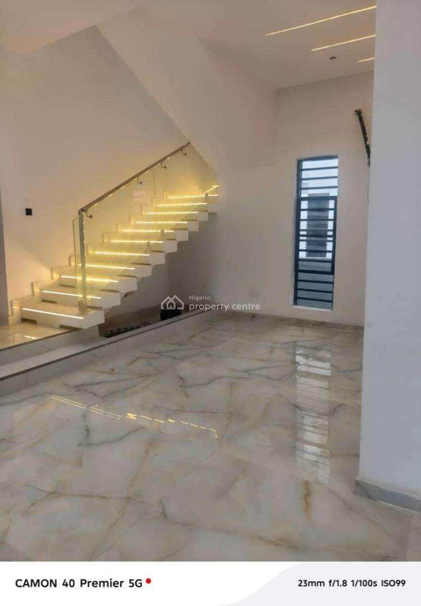 5 Bedroom Terrace House with Bq, Ologolo, Lekki, Lagos, Terraced Duplex for Sale