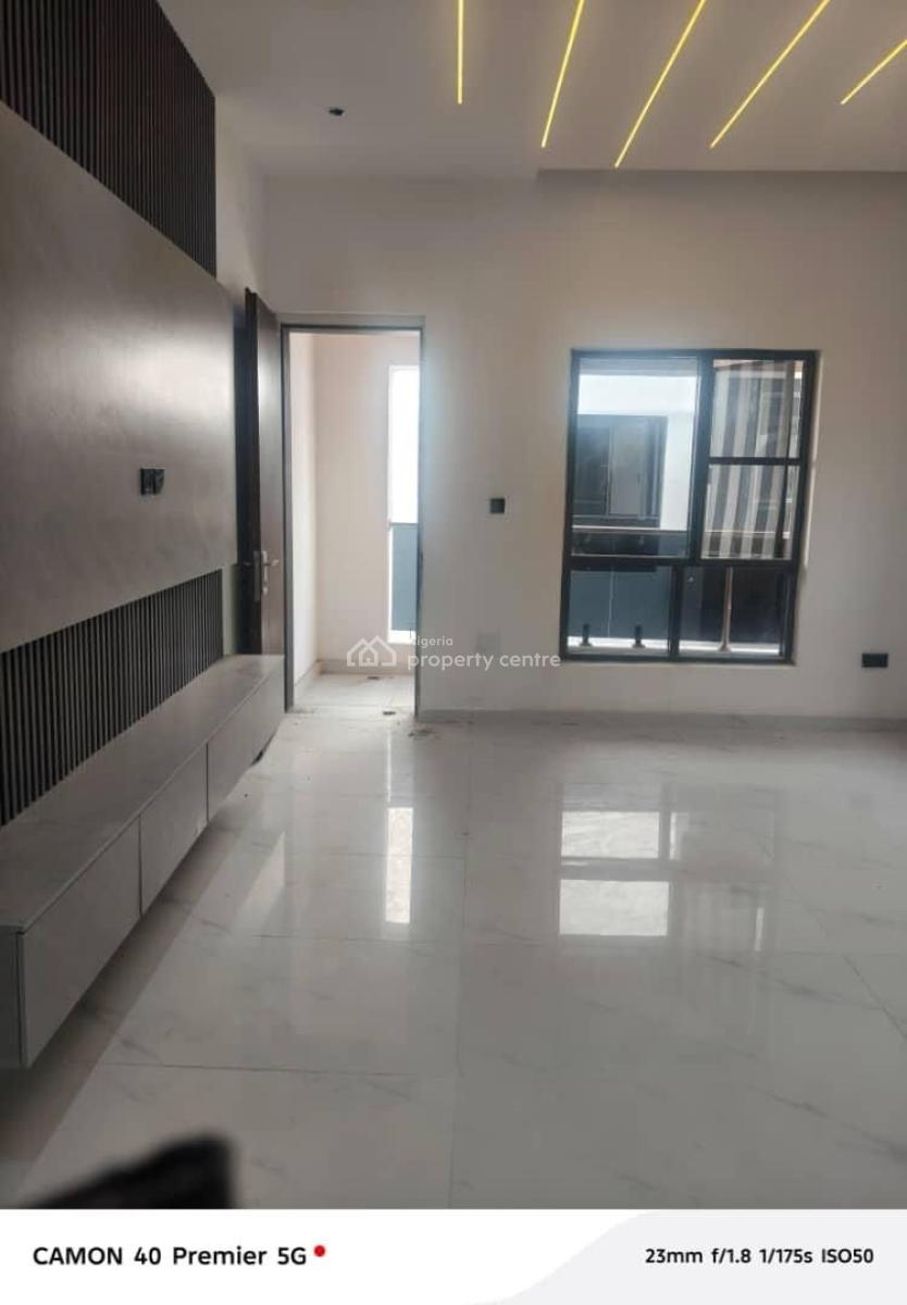5 Bedroom Terrace House with Bq, Ologolo, Lekki, Lagos, Terraced Duplex for Sale