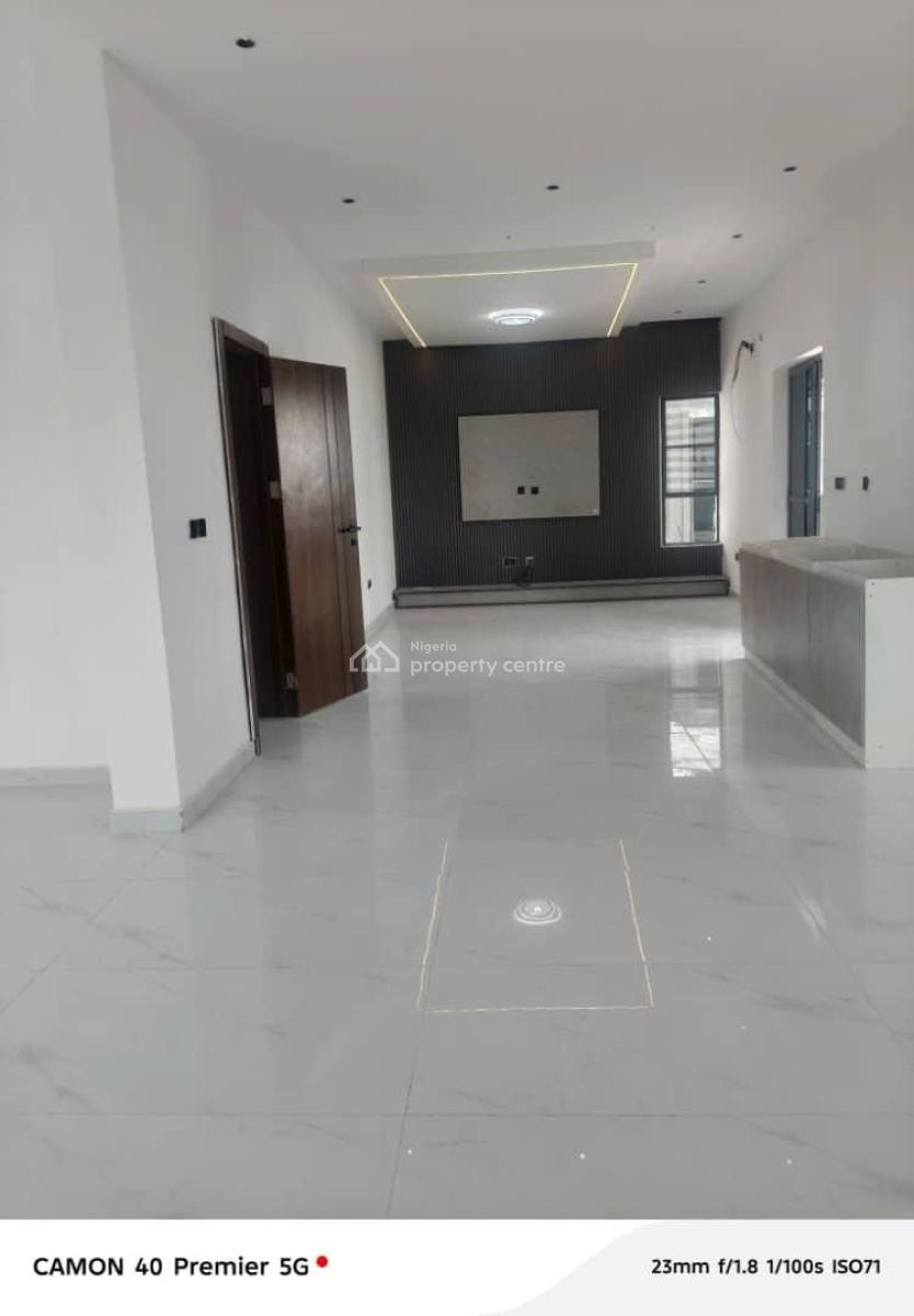 5 Bedroom Terrace House with Bq, Ologolo, Lekki, Lagos, Terraced Duplex for Sale