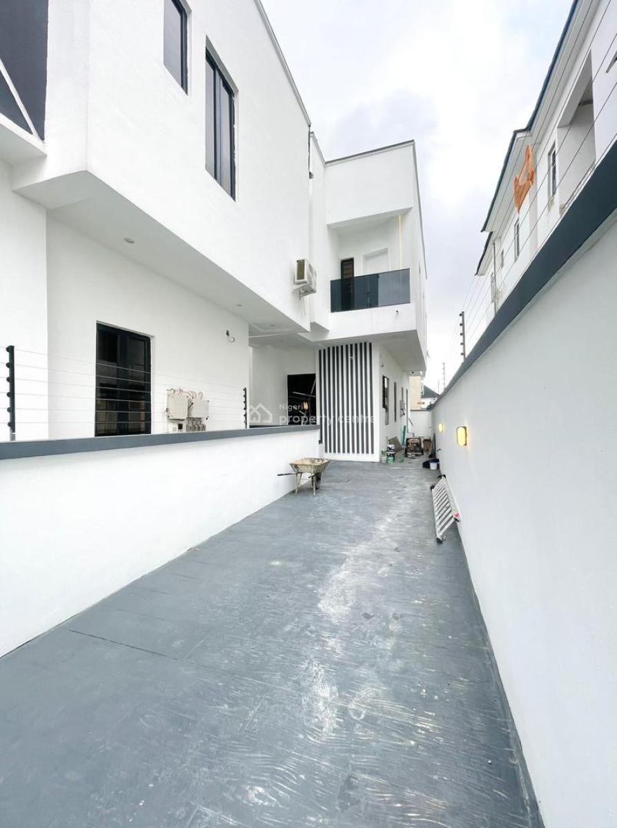 4 Bedroom 4 Bath 3 Cars  Semi Detached Duplex, Ajah, Lagos, Semi-detached Duplex for Sale