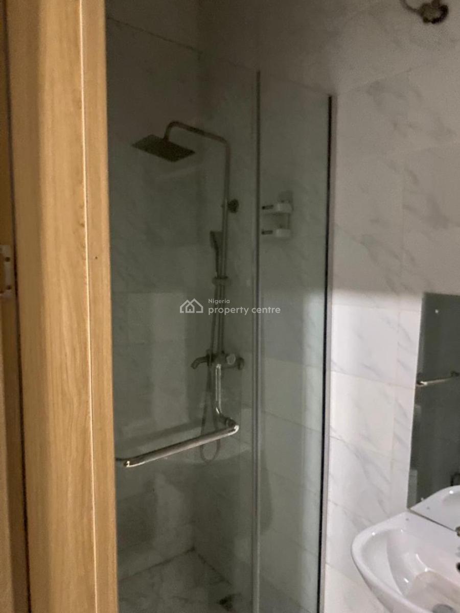 Spacious Single Room in a 4bedroom Duplex  with Kitchen, Royal Pine (6months Rent for N1.6m), Lekki, Lagos, Self Contain (single Rooms) for Rent