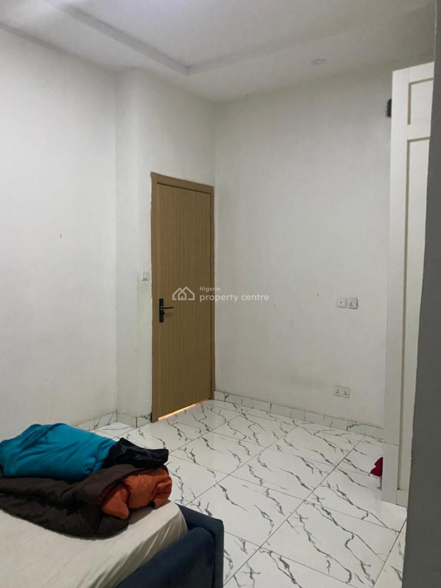 Spacious Single Room in a 4bedroom Duplex  with Kitchen, Royal Pine (6months Rent for N1.6m), Lekki, Lagos, Self Contain (single Rooms) for Rent