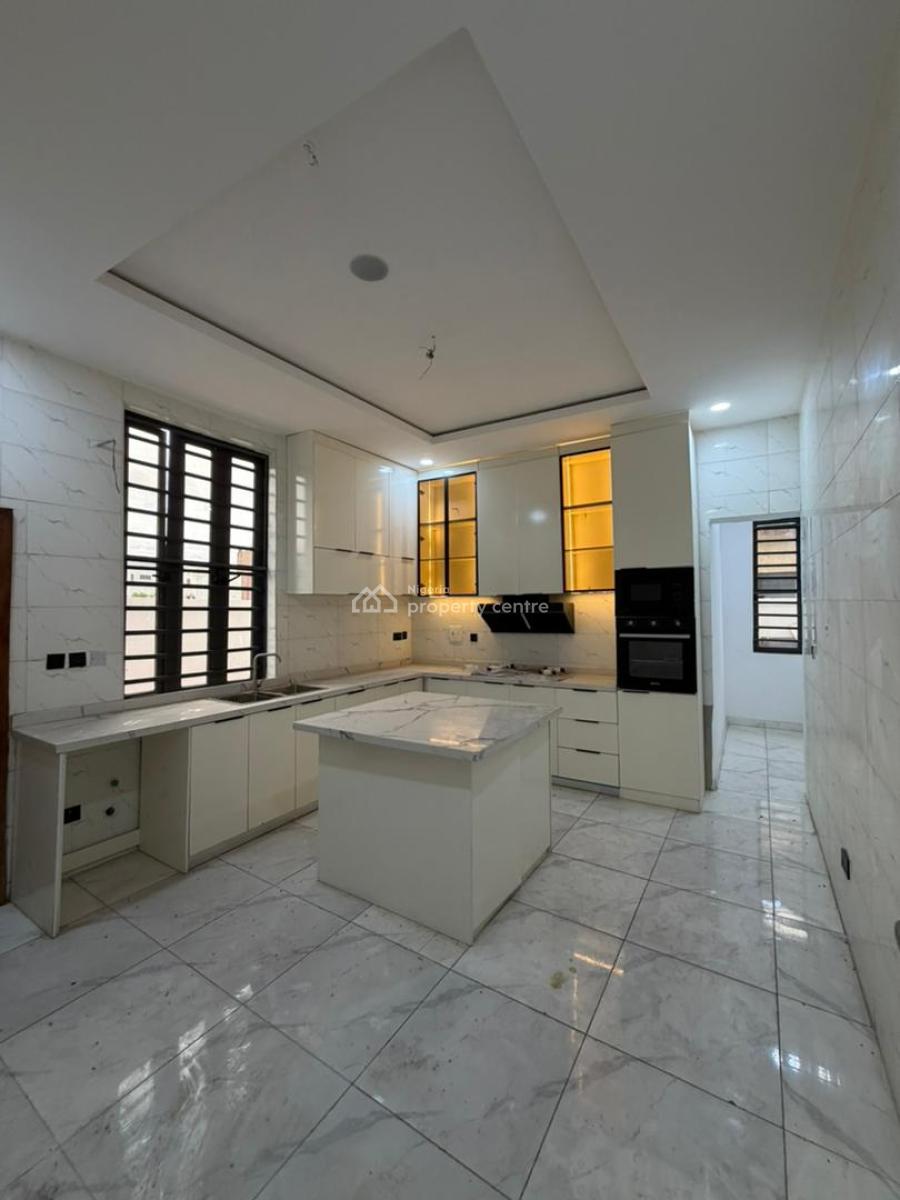 Elegant  5 B/r Detached House, Lekki, Lagos, Detached Duplex for Sale