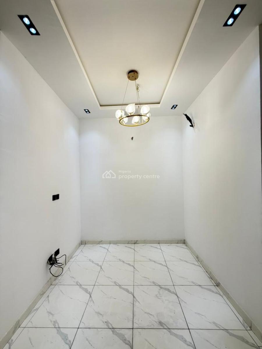 Elegant  5 B/r Detached House, Lekki, Lagos, Detached Duplex for Sale