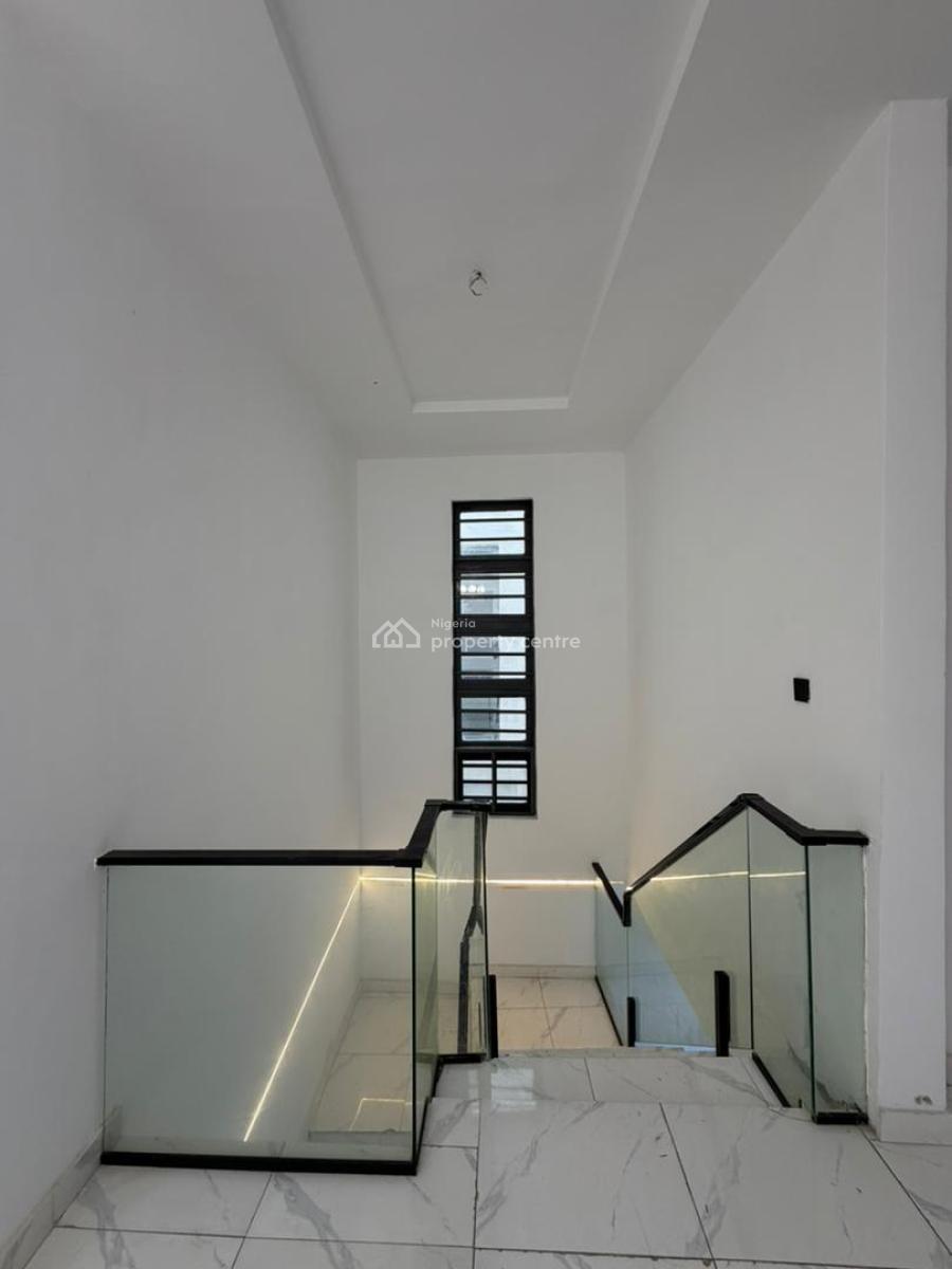 Elegant  5 B/r Detached House, Lekki, Lagos, Detached Duplex for Sale