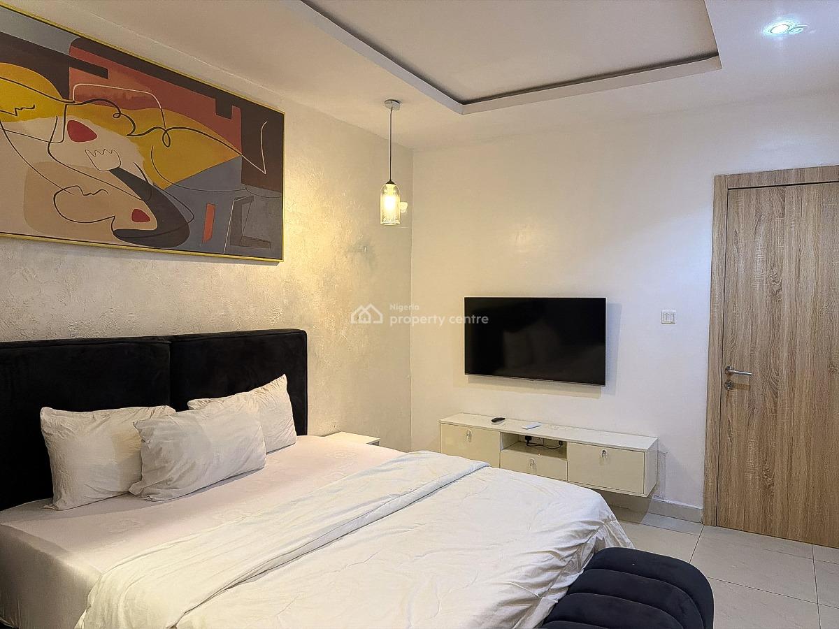 Deluxe Pent Floor 3 Bedroom with Snooker & Rooftop Pool, Tokunbo Omisore Street Off Wole Olateju Crescent, Lekki Phase 1, Lekki, Lagos, Flat / Apartment Short Let