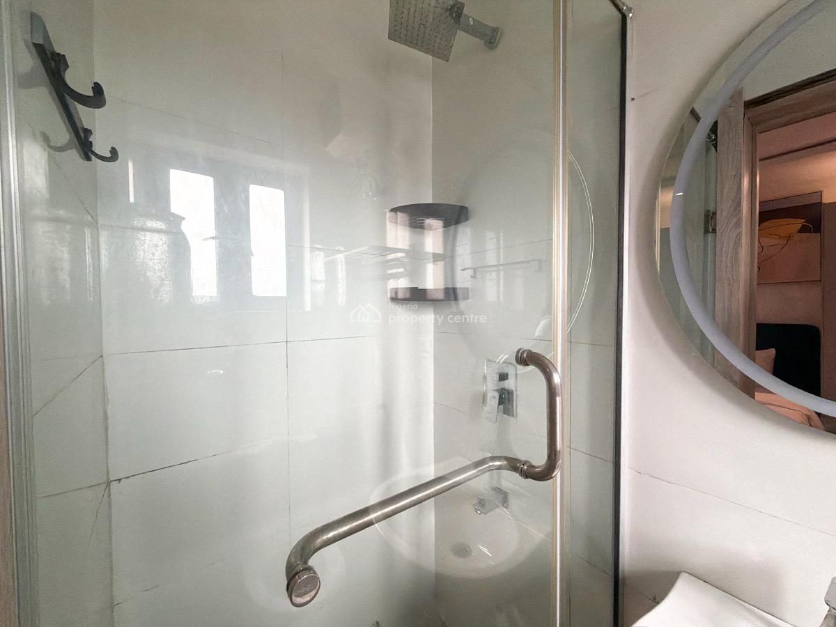 Deluxe Pent Floor 3 Bedroom with Snooker & Rooftop Pool, Tokunbo Omisore Street Off Wole Olateju Crescent, Lekki Phase 1, Lekki, Lagos, Flat / Apartment Short Let