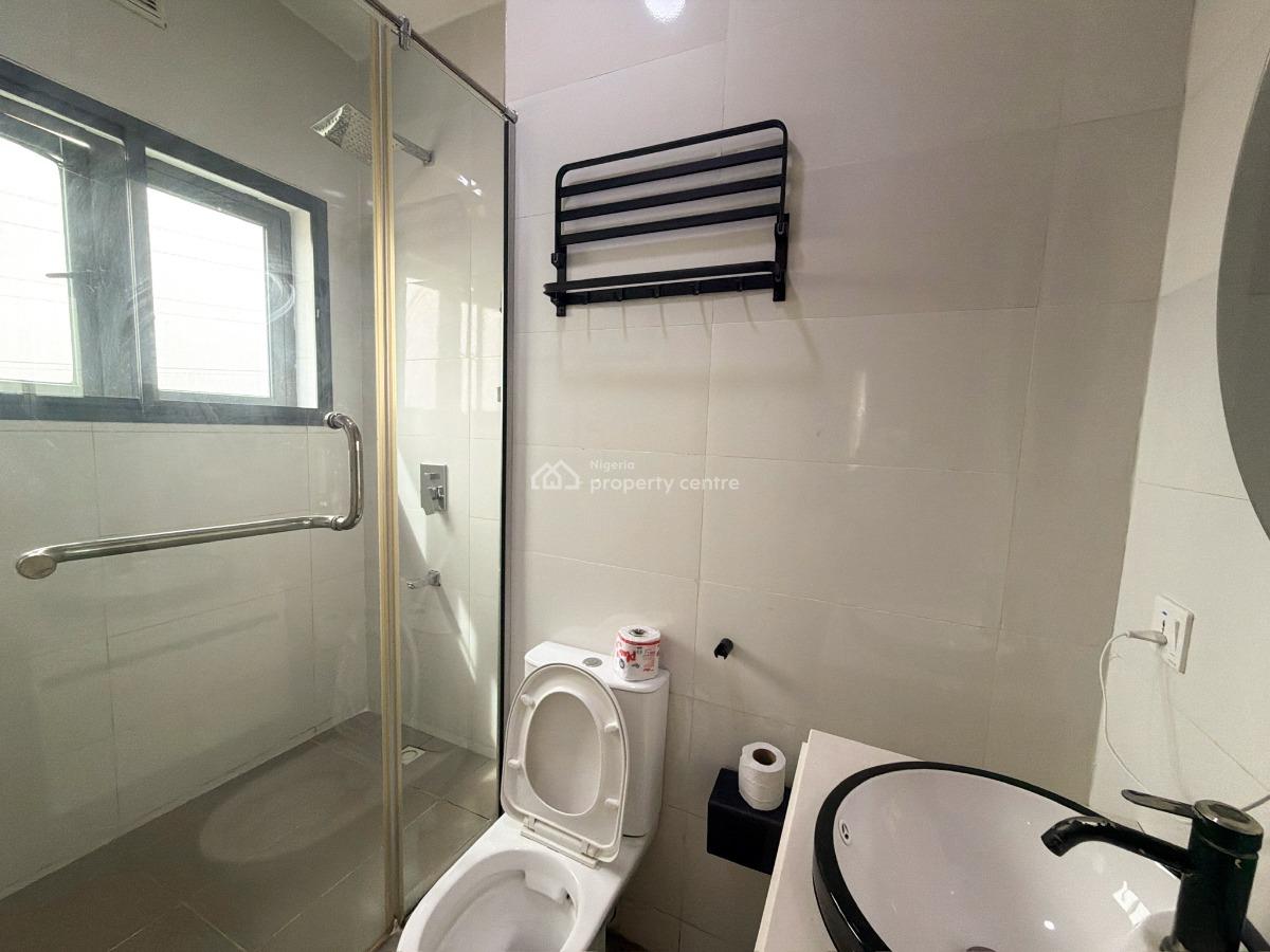 Deluxe Pent Floor 3 Bedroom with Snooker & Rooftop Pool, Tokunbo Omisore Street Off Wole Olateju Crescent, Lekki Phase 1, Lekki, Lagos, Flat / Apartment Short Let