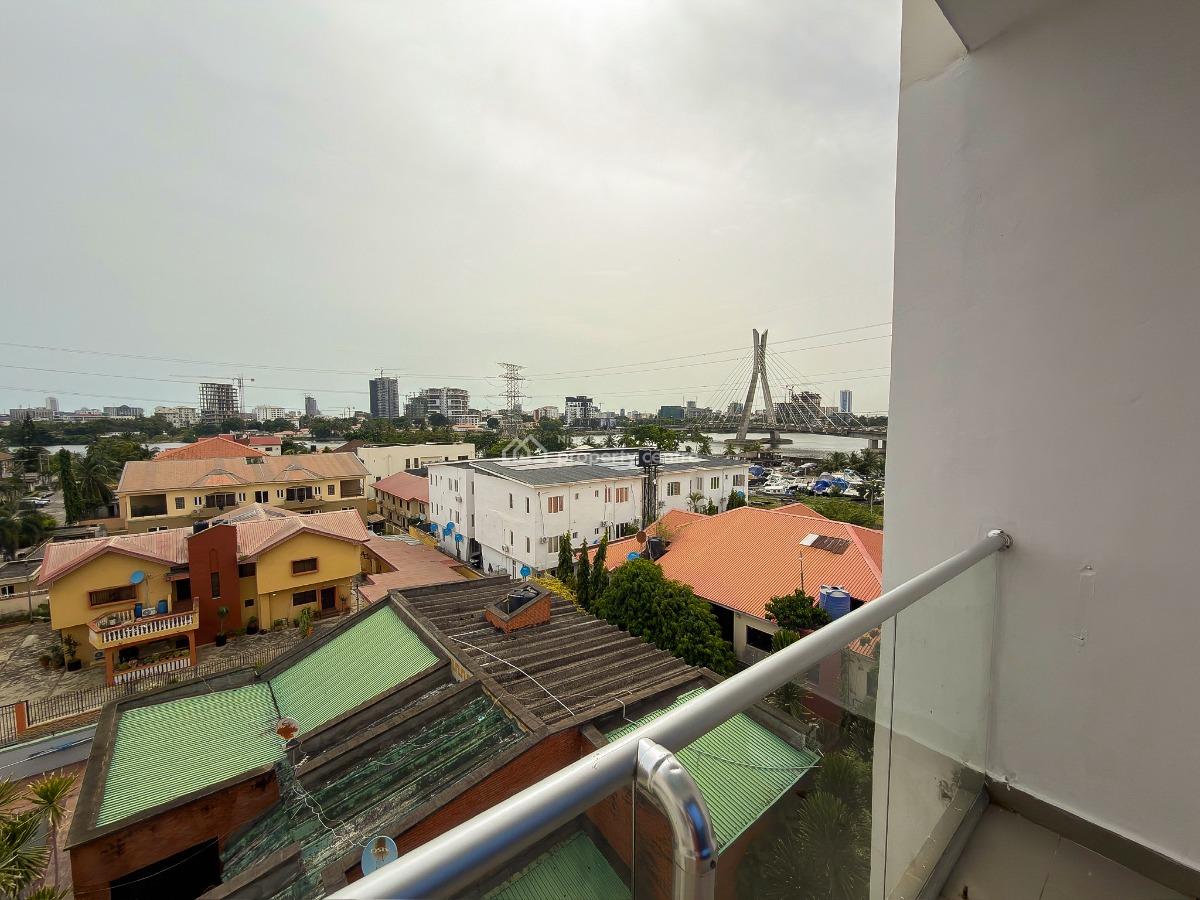 Deluxe Pent Floor 3 Bedroom with Snooker & Rooftop Pool, Tokunbo Omisore Street Off Wole Olateju Crescent, Lekki Phase 1, Lekki, Lagos, Flat / Apartment Short Let