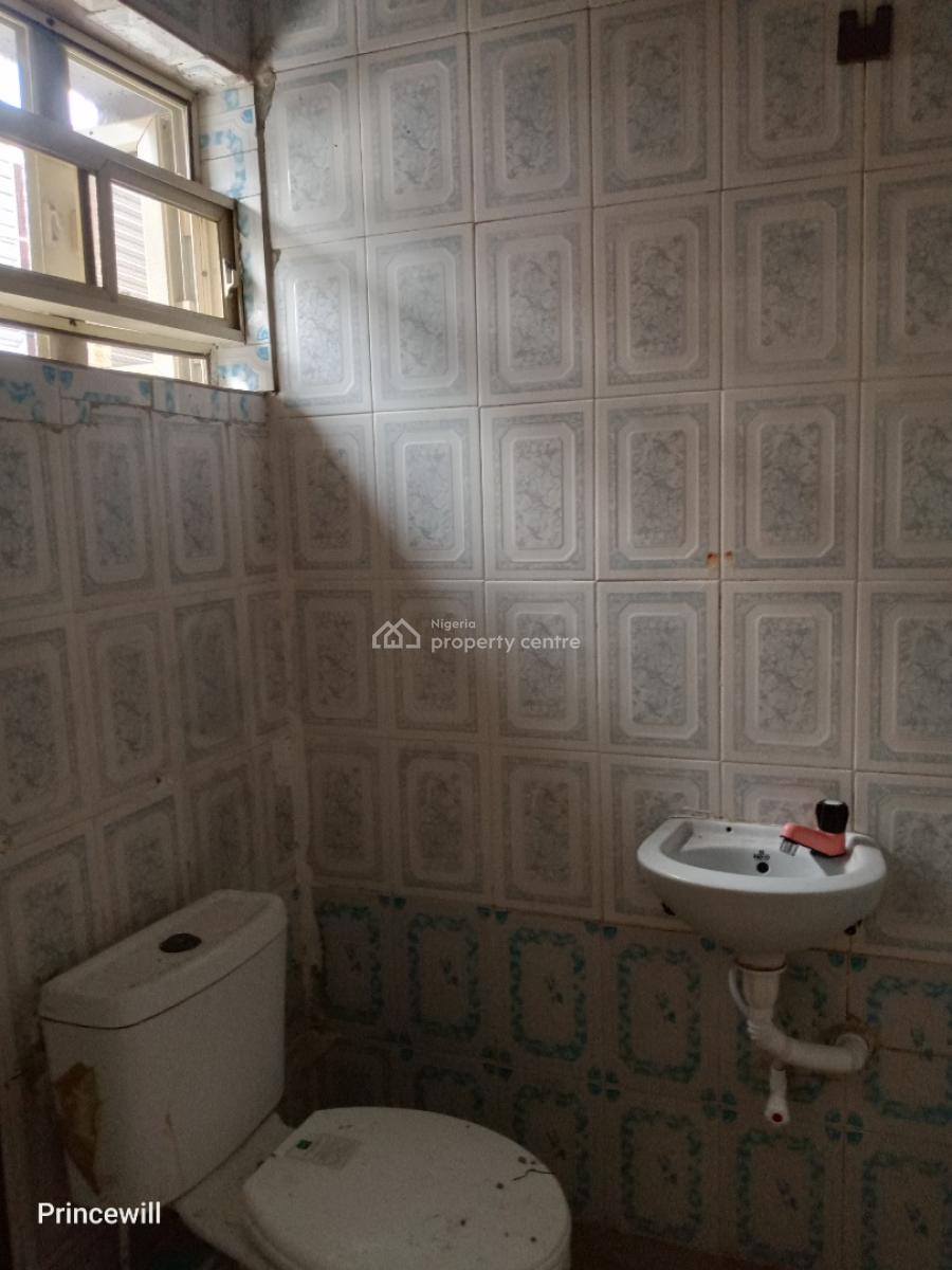 Self Contain (single Room), Off Omorinre Johnson Street, Lekki Phase 1, Lekki, Lagos, Self Contain (single Rooms) for Rent