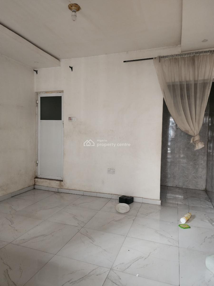 a Standard Rooms Self Con Available, Alagomeji, Yaba, Lagos, Self Contain (single Rooms) for Rent