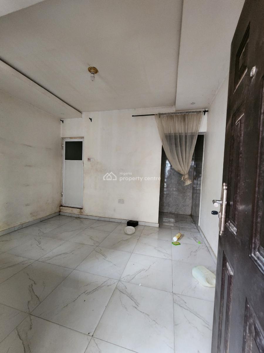 a Standard Rooms Self Con Available, Alagomeji, Yaba, Lagos, Self Contain (single Rooms) for Rent