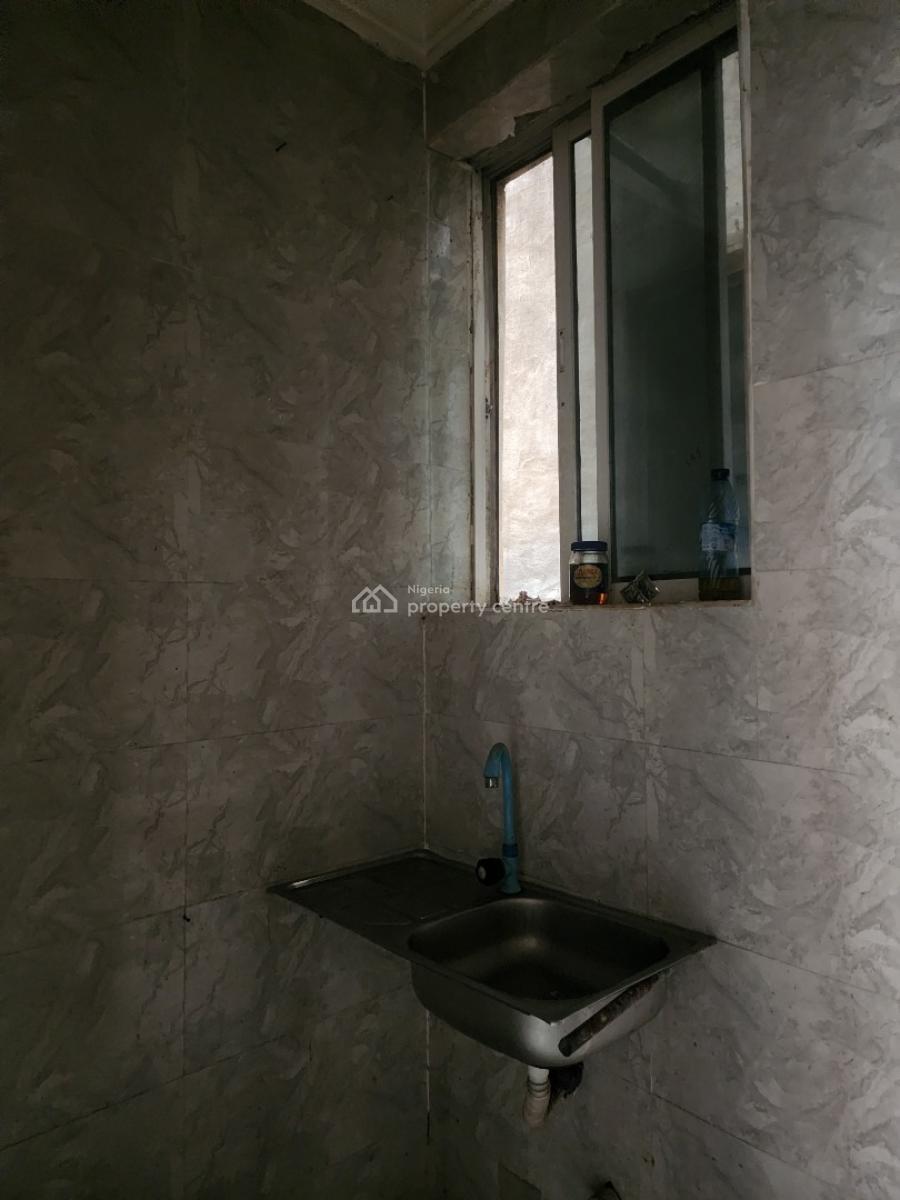 a Standard Rooms Self Con Available, Alagomeji, Yaba, Lagos, Self Contain (single Rooms) for Rent