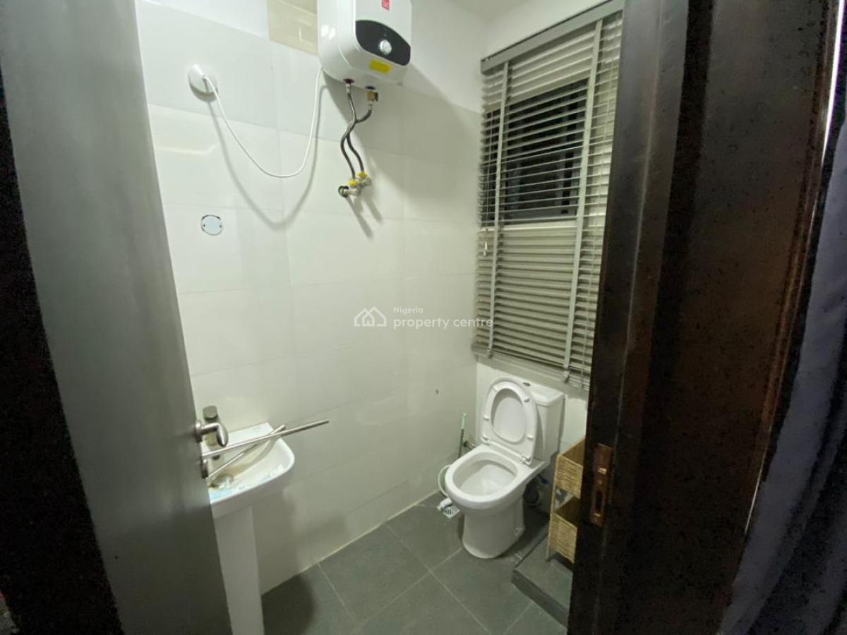3bedroom Flat, Off International Airport Road Ajao Estate, Isolo, Lagos, Flat / Apartment for Rent