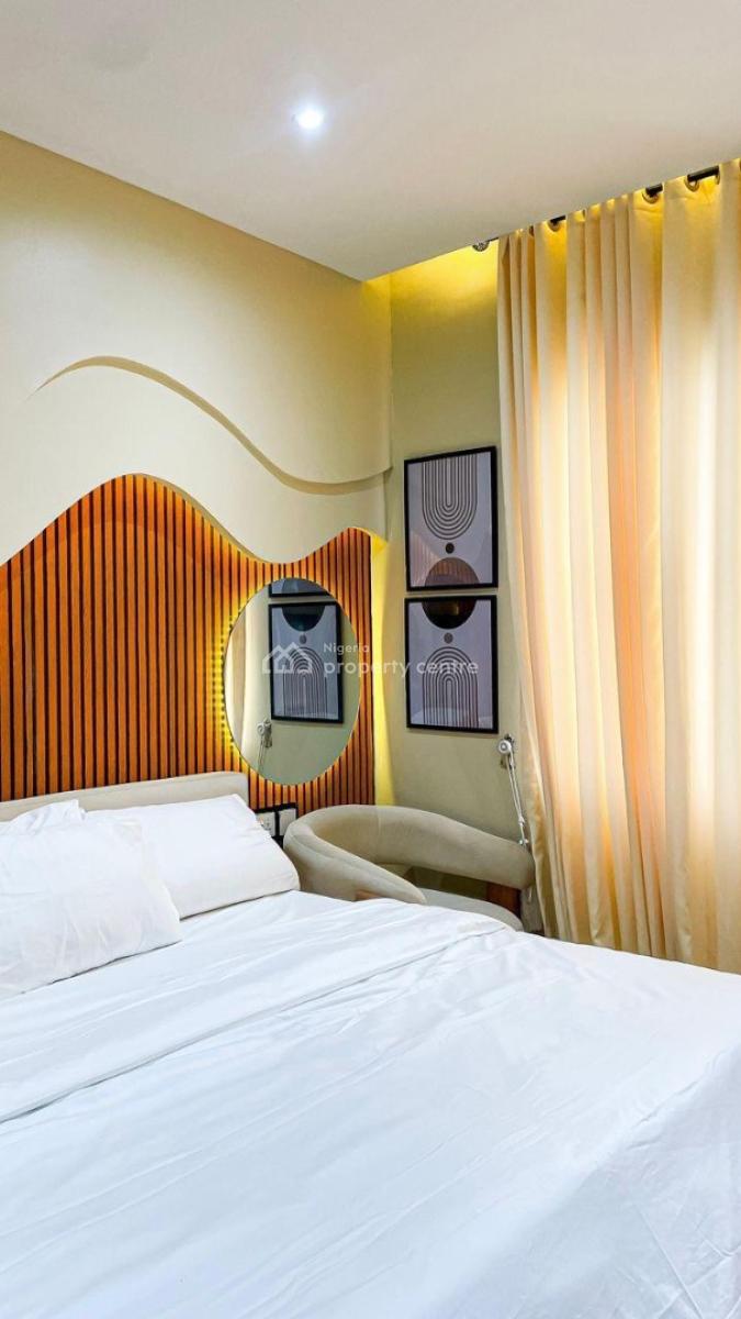 Luxury & Aesthetic 2 Bedroom Apartment W/ Pool, Gym & Rooftop Terrace, Lekki Phase 1, Lekki, Lagos, Flat / Apartment Short Let