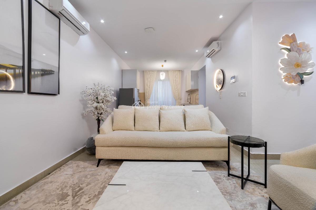 Luxury & Aesthetic 1 Bedroom Apartment W/ Pool, Gym & Rooftop Terrace, Lekki Phase 1, Lekki, Lagos, Flat / Apartment Short Let