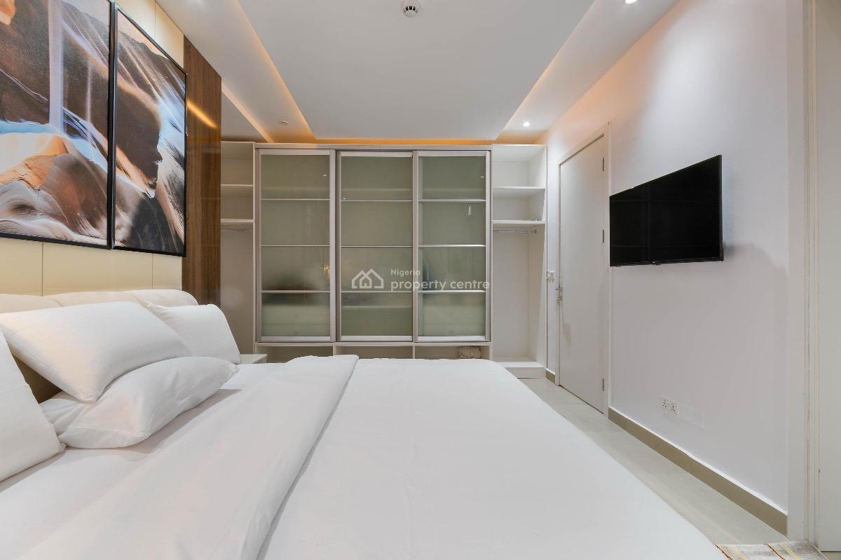Luxury & Aesthetic 1 Bedroom Apartment W/ Pool, Gym & Rooftop Terrace, Lekki Phase 1, Lekki, Lagos, Flat / Apartment Short Let