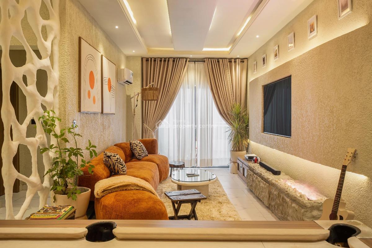 Luxury & Aesthetic 2 Bedroom Apartment W/ Pool, Gym & Rooftop Terrace, Lekki Phase 1, Lekki, Lagos, Flat / Apartment Short Let