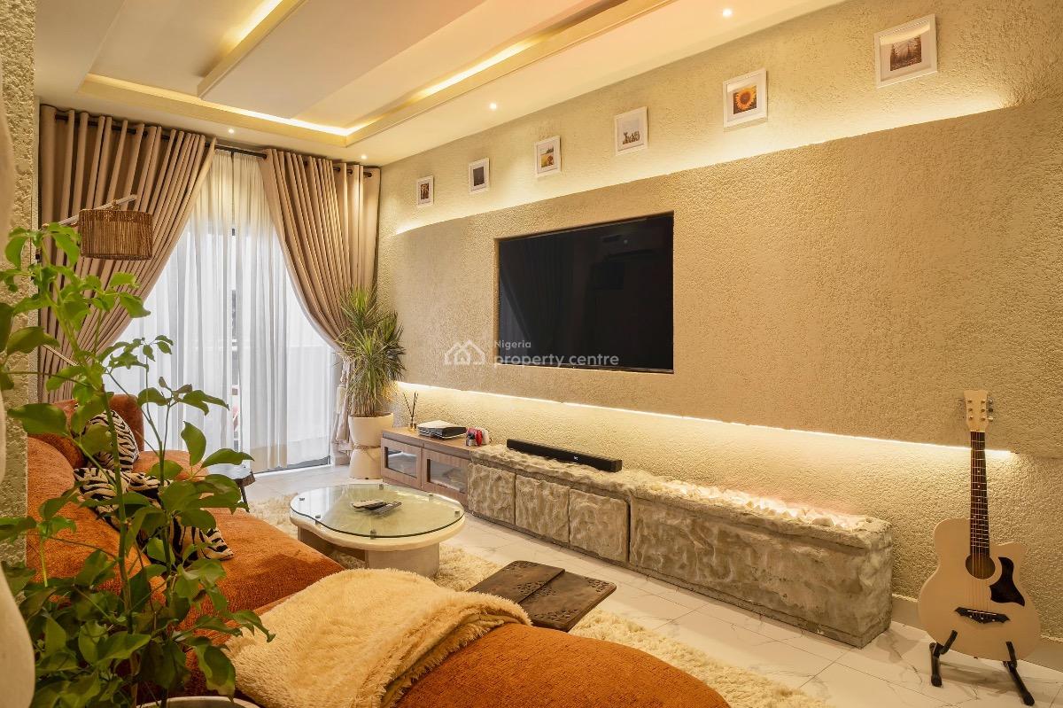 Luxury & Aesthetic 2 Bedroom Apartment W/ Pool, Gym & Rooftop Terrace, Lekki Phase 1, Lekki, Lagos, Flat / Apartment Short Let