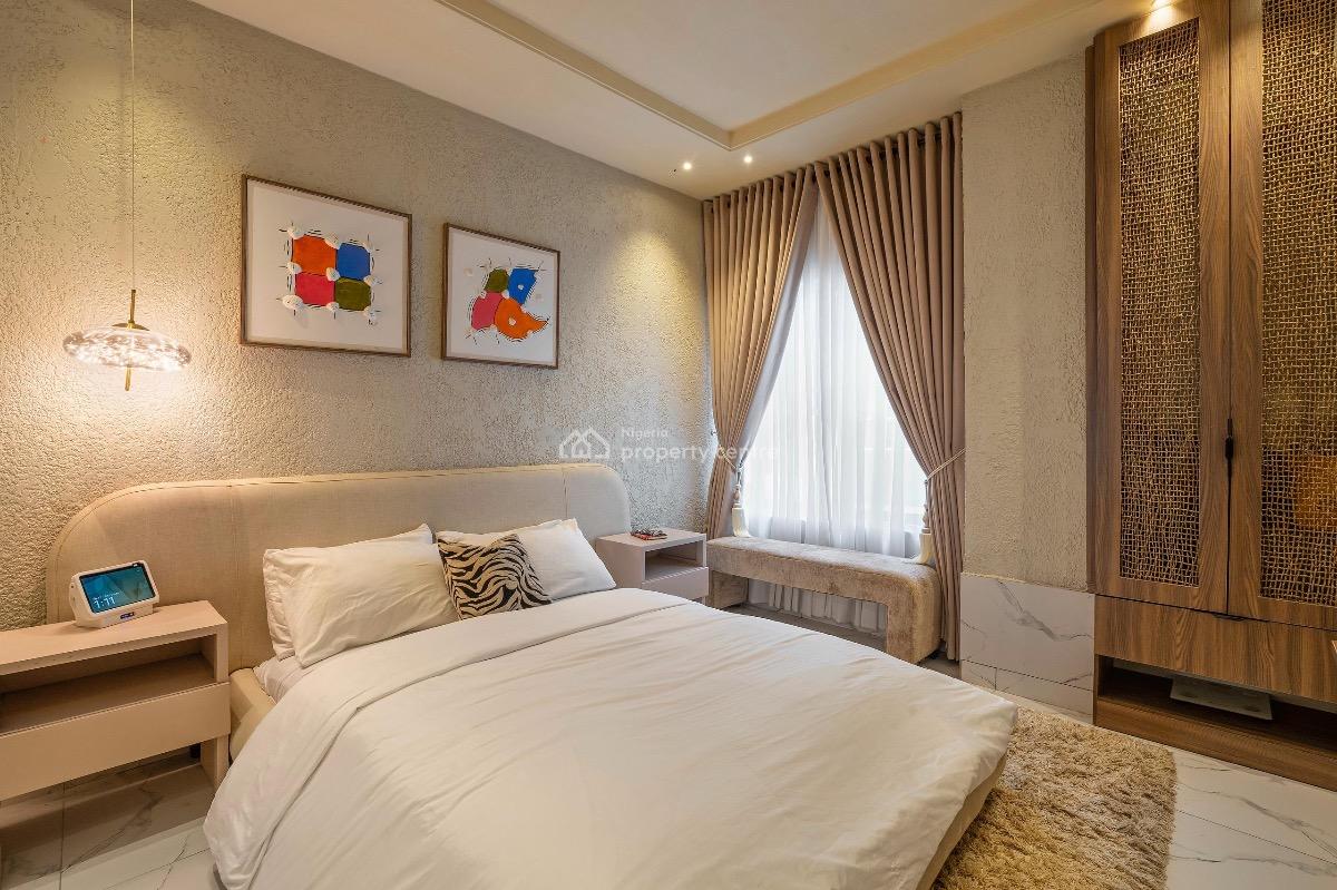 Luxury & Aesthetic 2 Bedroom Apartment W/ Pool, Gym & Rooftop Terrace, Lekki Phase 1, Lekki, Lagos, Flat / Apartment Short Let