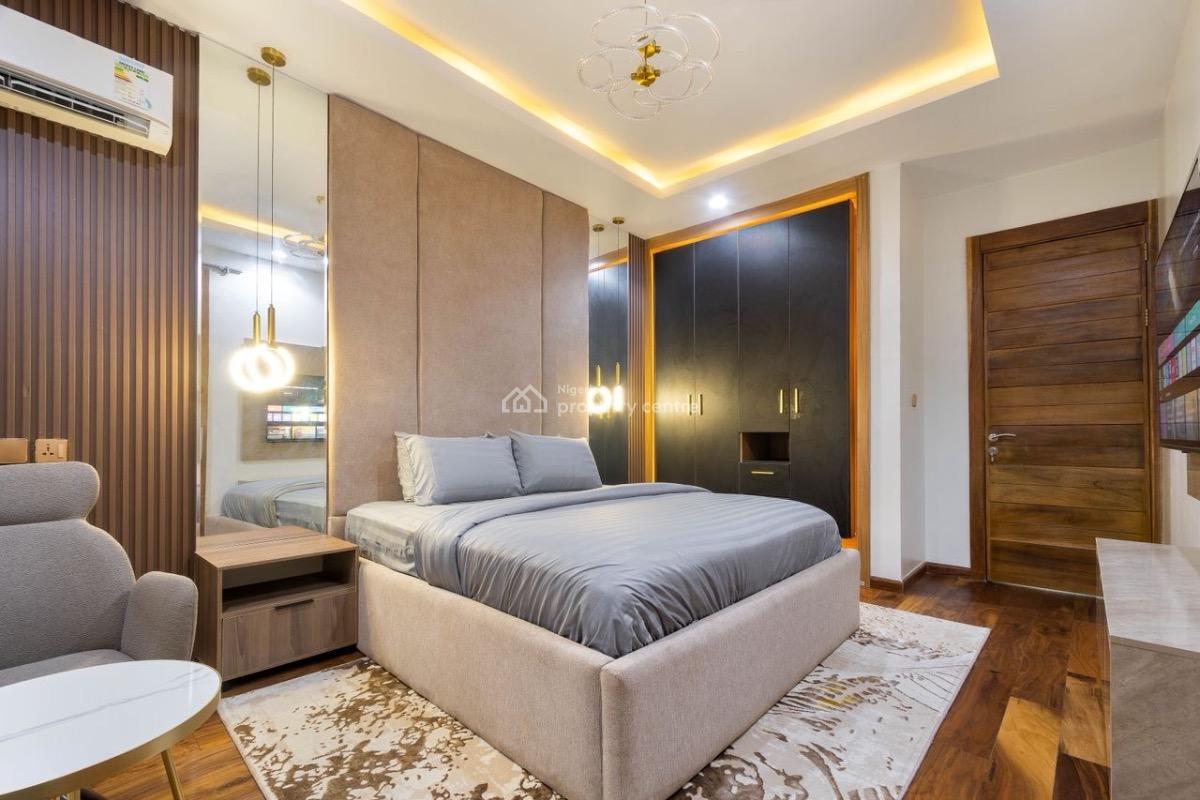 Luxury & Aesthetic 2 Bedroom Apartment W/ Pool, Gym & Rooftop Terrace, Lekki Phase 1, Lekki, Lagos, Flat / Apartment Short Let
