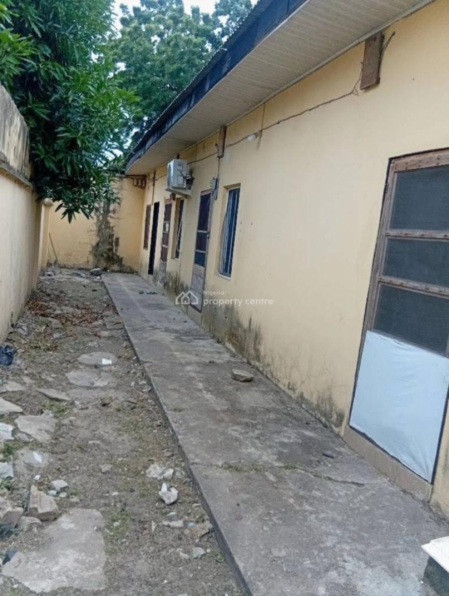 a Building of 5 Bedroom Detached House with 2 Big Living Rooms, Gra, Apapa, Lagos, House for Sale