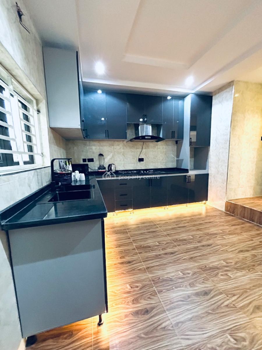 Beautifully Furnished 4 Bedrooms, Guzape District, Abuja, Terraced Duplex for Rent