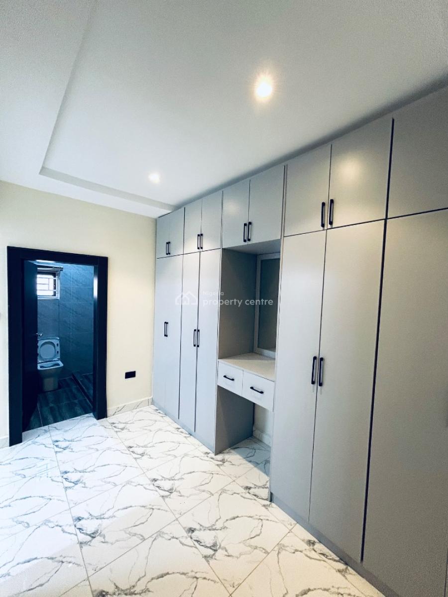 Beautifully Furnished 4 Bedrooms, Guzape District, Abuja, Terraced Duplex for Rent