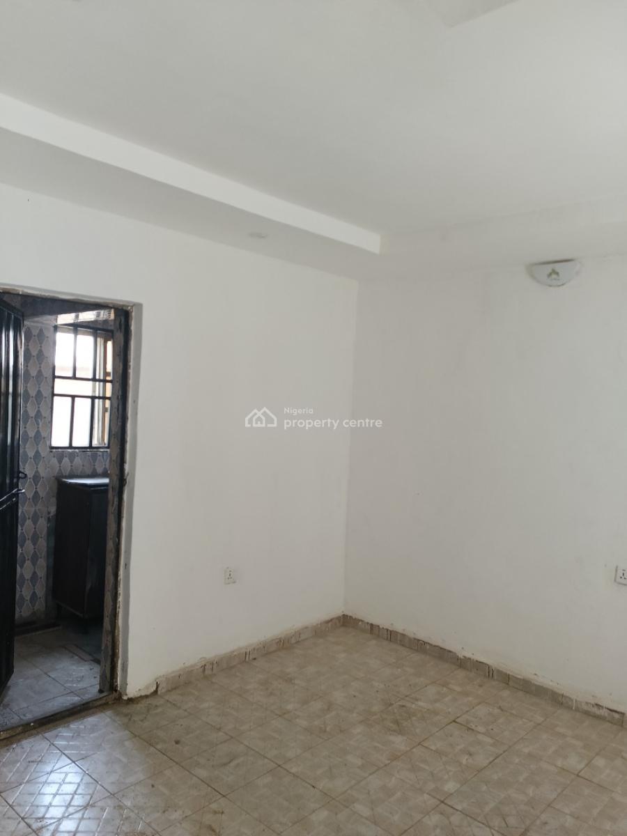 Newly Renovated Standard Selfcon in Guidna Kubwa, Guidna Opposite Nysc Junction Off Kubwa Express Way, Kubwa, Abuja, Self Contain (single Rooms) for Rent