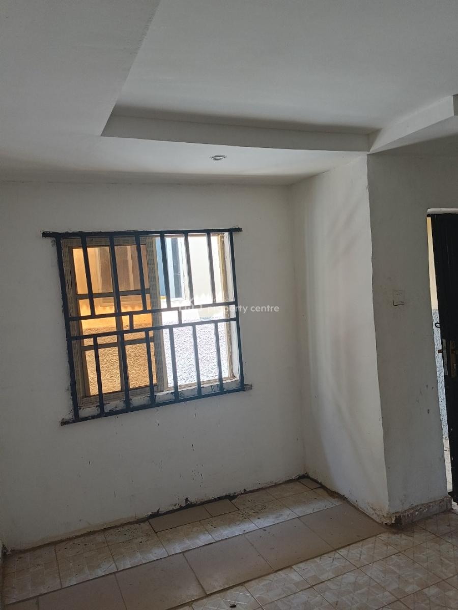 Newly Renovated Standard Selfcon in Guidna Kubwa, Guidna Opposite Nysc Junction Off Kubwa Express Way, Kubwa, Abuja, Self Contain (single Rooms) for Rent