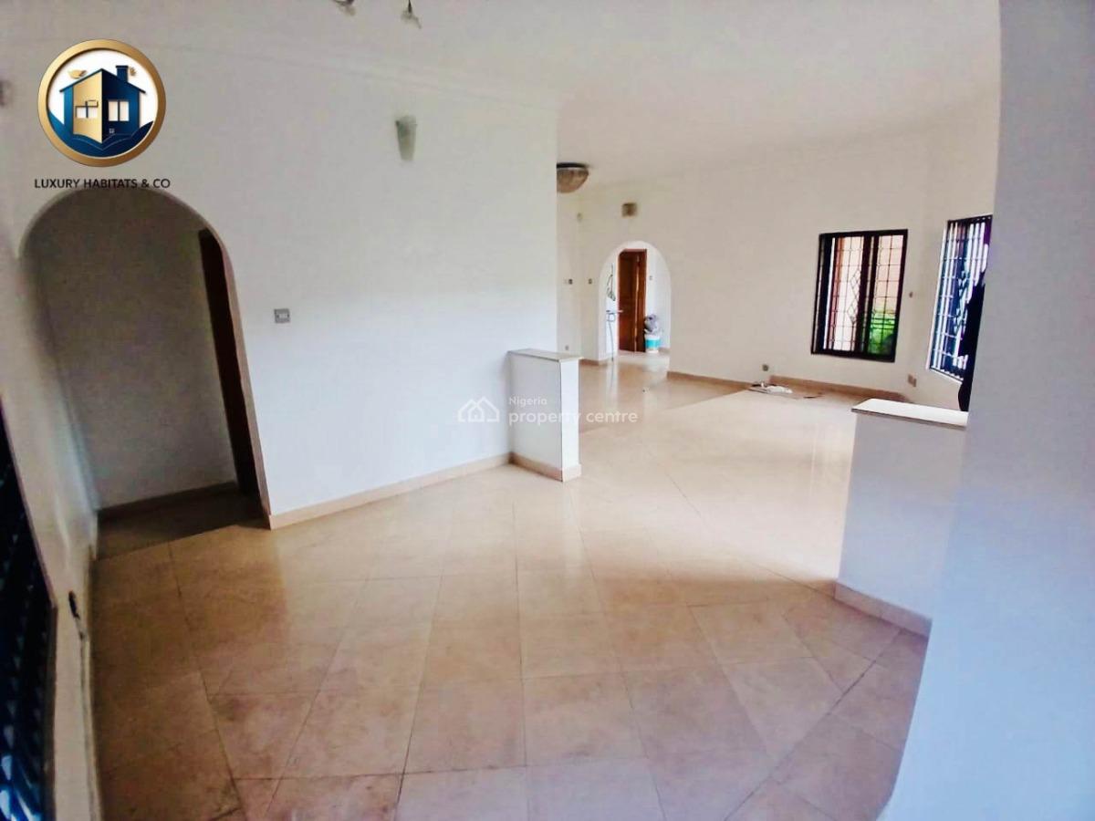 4-bedroom Semi-detached House with 1-room Boys Quarters, Lekki Phase 1, Lekki, Lagos, Semi-detached Duplex for Rent
