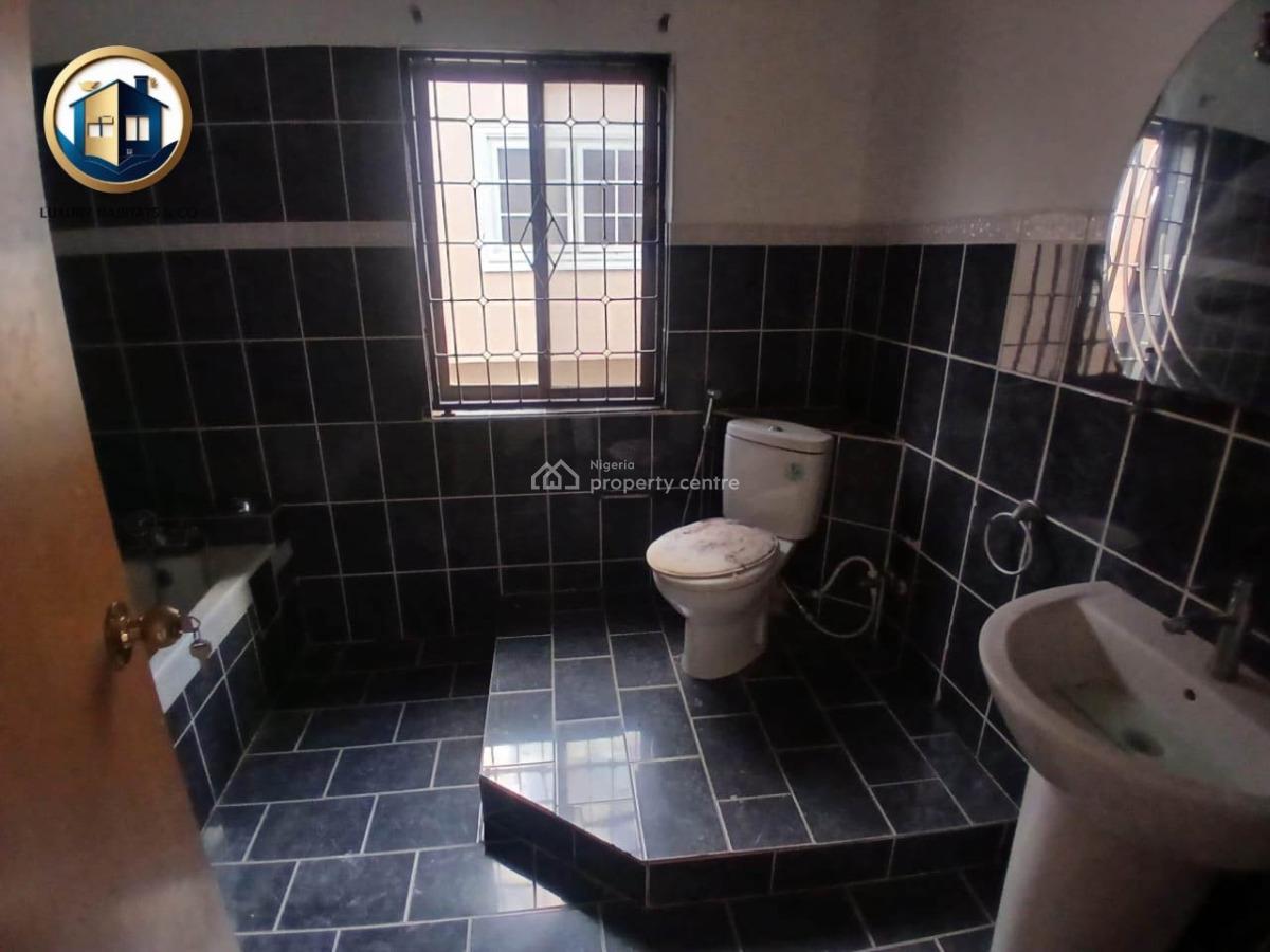 4-bedroom Semi-detached House with 1-room Boys Quarters, Lekki Phase 1, Lekki, Lagos, Semi-detached Duplex for Rent