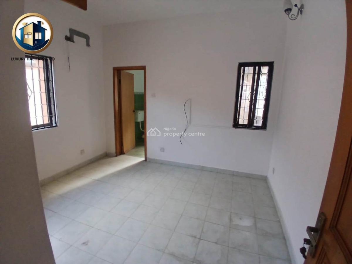 4-bedroom Semi-detached House with 1-room Boys Quarters, Lekki Phase 1, Lekki, Lagos, Semi-detached Duplex for Rent