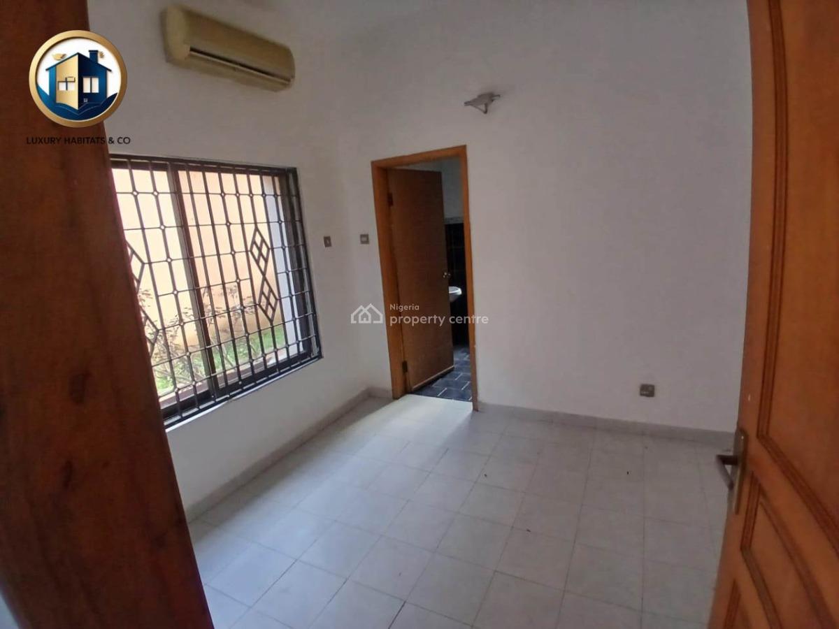 4-bedroom Semi-detached House with 1-room Boys Quarters, Lekki Phase 1, Lekki, Lagos, Semi-detached Duplex for Rent