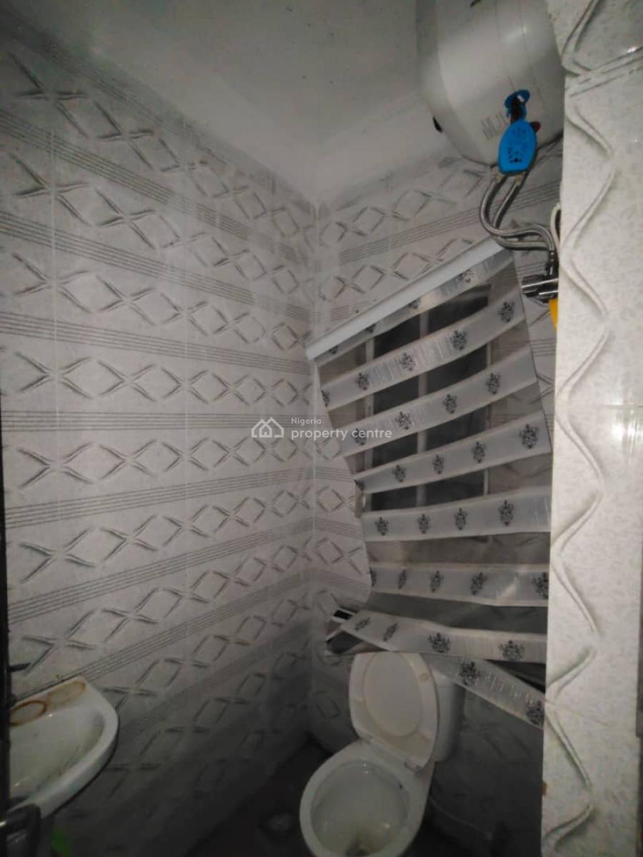 Well Maintained 2bedroom Flat, Elemoro, Bogije, Ibeju Lekki, Lagos, Flat / Apartment for Rent