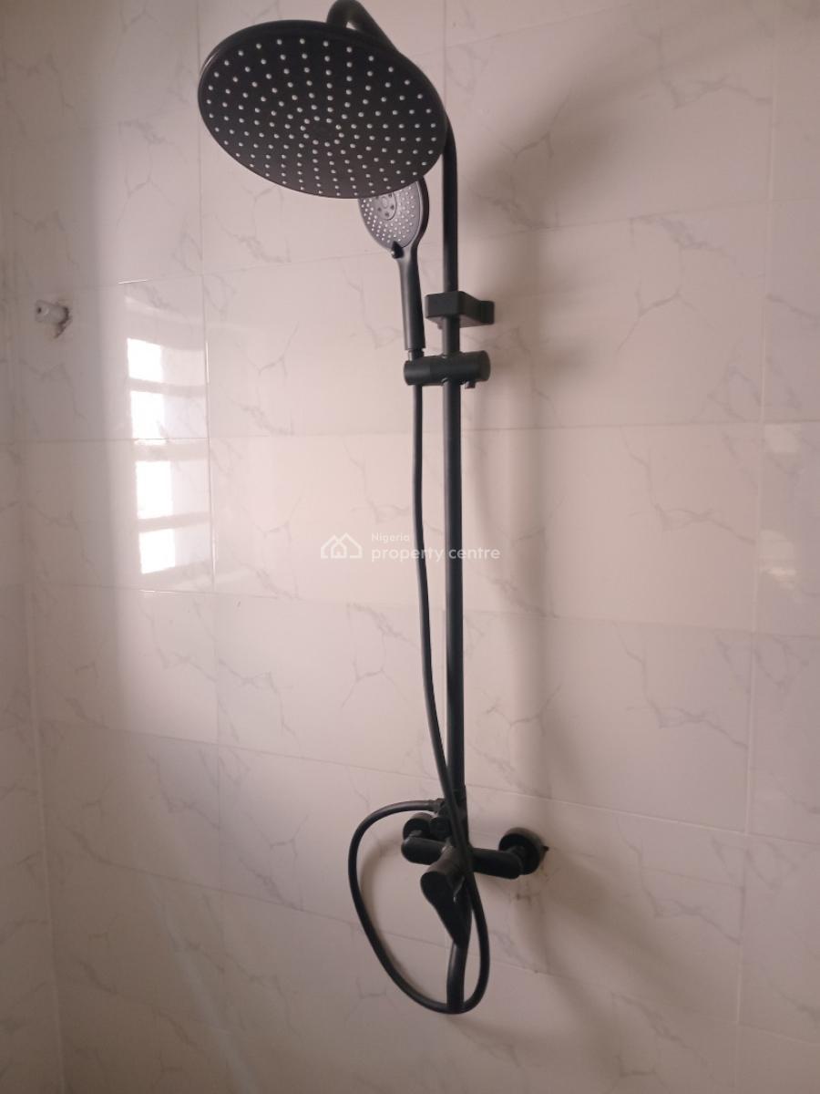 Primwater View 2 Bedroom Flat, By Third Mainland Bridge, Adekunle, Yaba, Lagos, Flat / Apartment for Rent