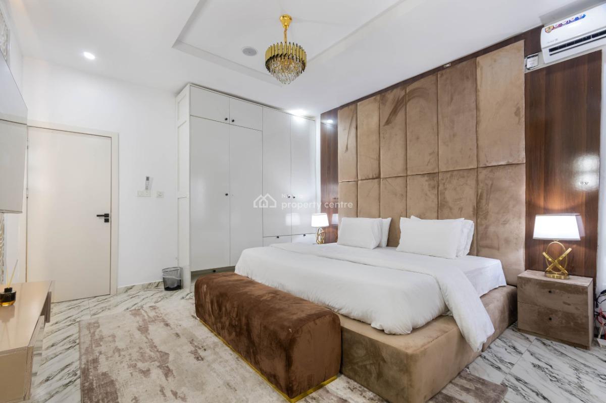 Luxury 3 Bedroom Apartment with Gymnasium and Swimming Pool, Inbuilt Speakers, Netflix, Unlimited Wifi, Ps5, Ikate, Lekki, Lagos, Flat / Apartment Short Let