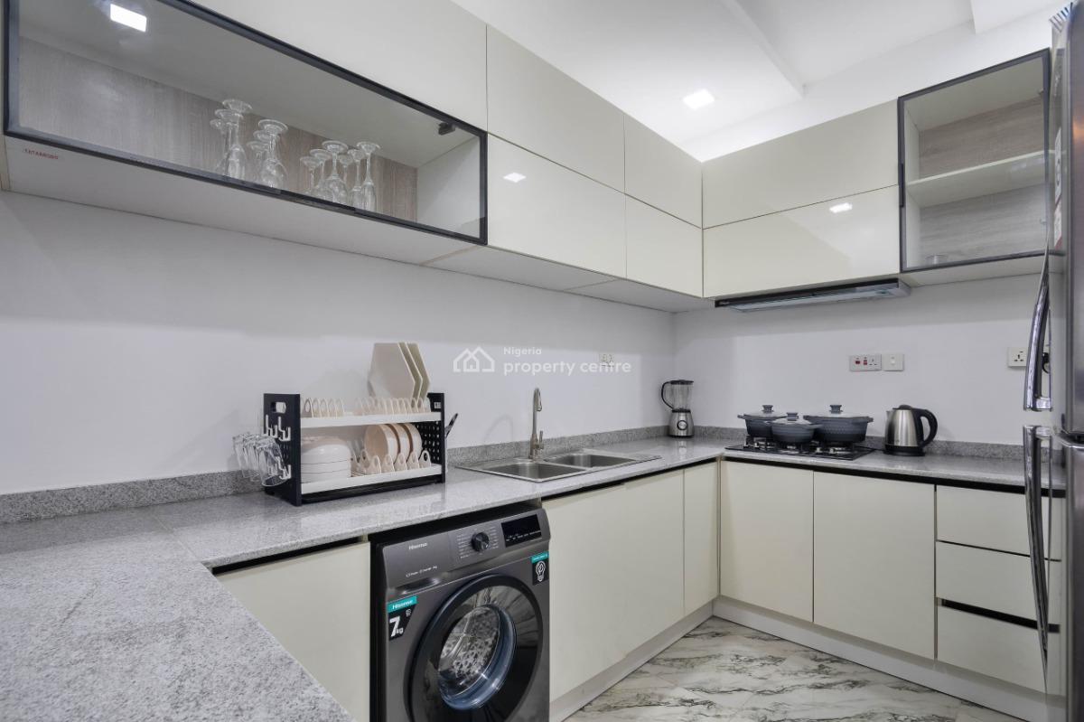 Luxury 3 Bedroom Apartment with Gymnasium and Swimming Pool, Inbuilt Speakers, Netflix, Unlimited Wifi, Ps5, Ikate, Lekki, Lagos, Flat / Apartment Short Let