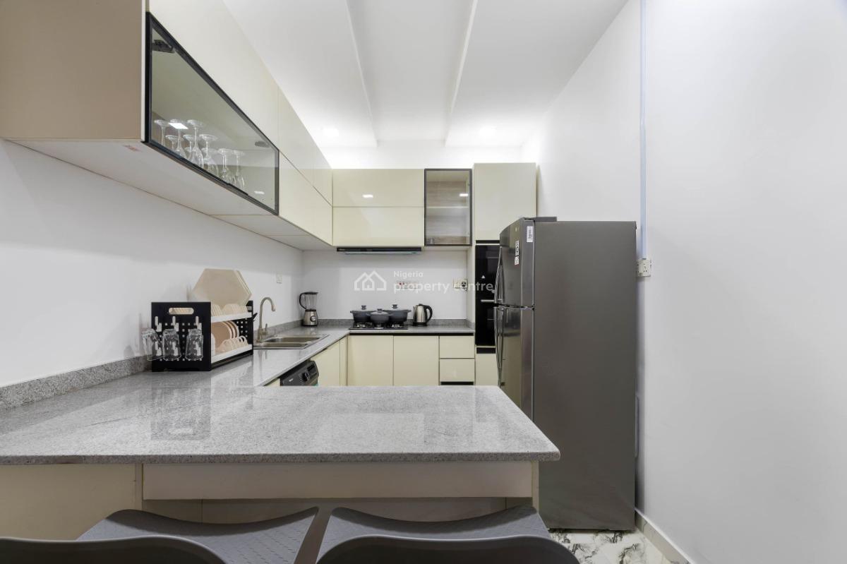 Luxury 3 Bedroom Apartment with Gymnasium and Swimming Pool, Inbuilt Speakers, Netflix, Unlimited Wifi, Ps5, Ikate, Lekki, Lagos, Flat / Apartment Short Let