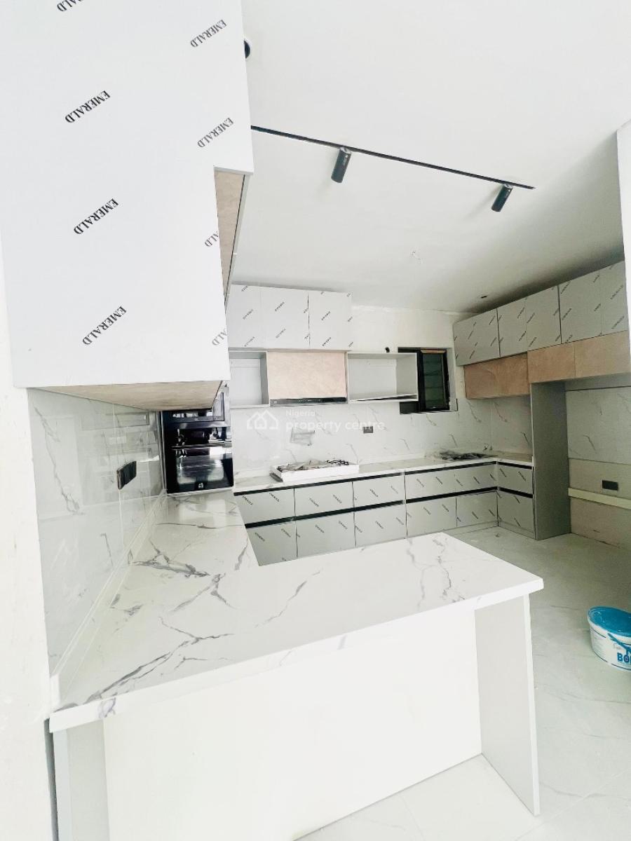 1 - 3bedroom Flat, Freedom Way, Lekki Phase 1, Lekki, Lagos, Block of Flats for Sale