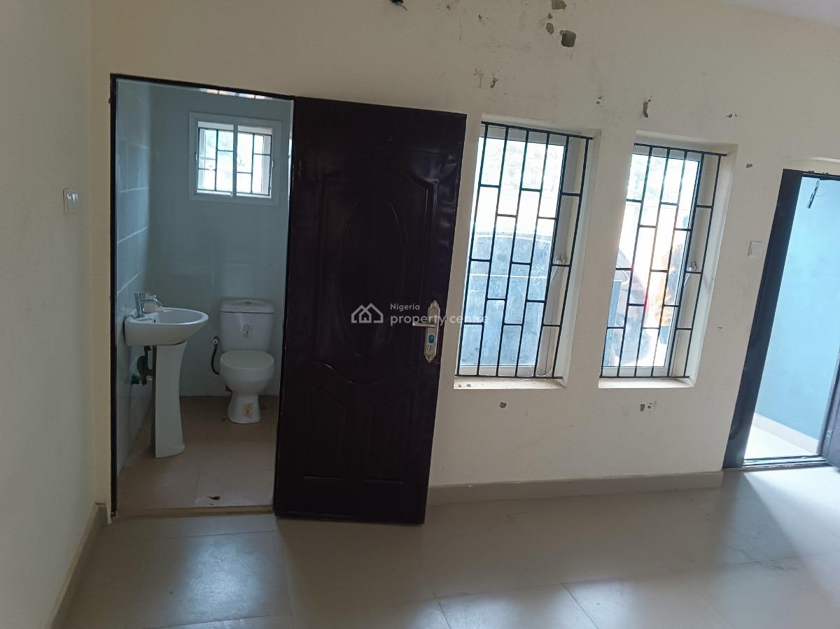 Luxury 3 Bedrooms Flat, Ground Floor, Atlantic View Estate, Alpha Beach Road, New-road Bustop, Igbo Efon, Lekki, Lagos, Flat / Apartment for Rent
