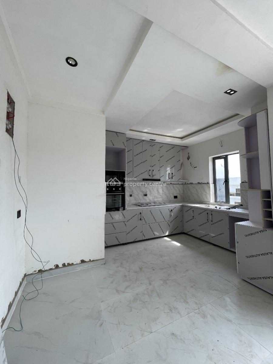 Alluringly Finished Luxury 2  Bedroom Apartment  in a Communal Living, Ikate, Lekki, Lagos, Flat / Apartment for Sale