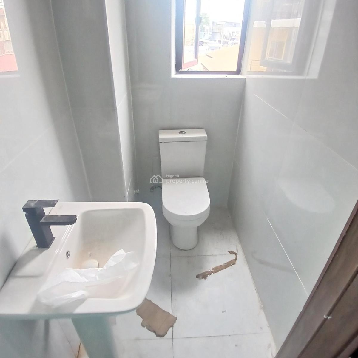Newly Built 2 Bedroom Apartment with Swimming Pool, Lekki Phase 1, Lekki, Lagos, Flat / Apartment for Rent
